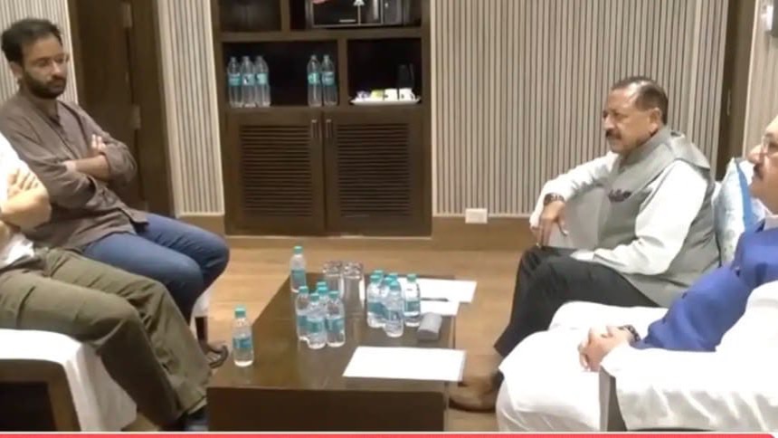 कॉक्रोच जनता पार्टी की 3 बड़ी मांगें, शिक्षा मंत्री के इस्तीफे पर अड़ी CJP