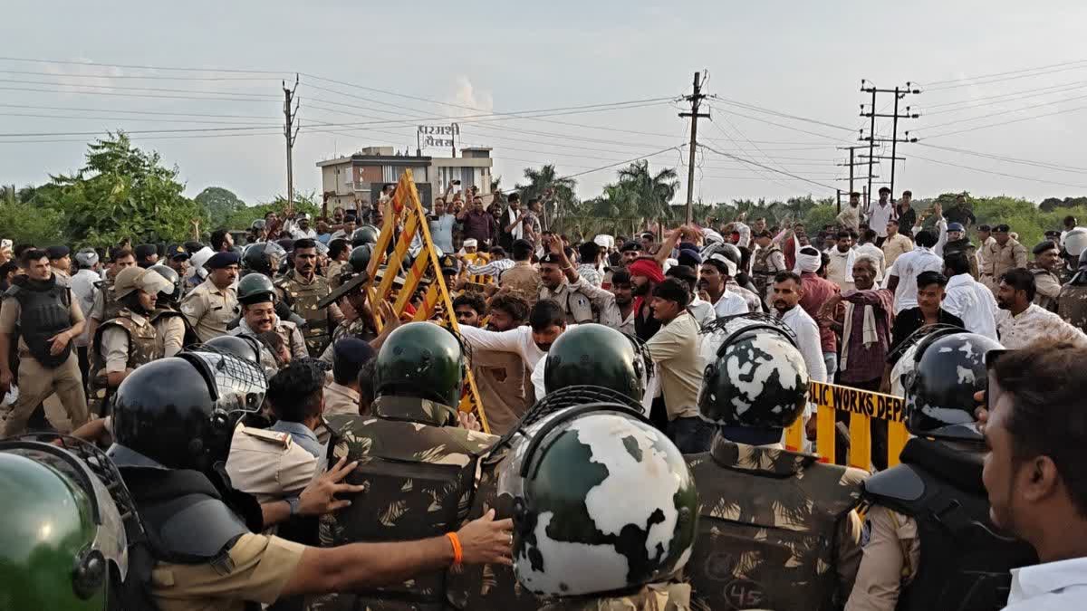 भोपाल में CM हाउस घेरने पहुंचे 2000 से अधिक किसान