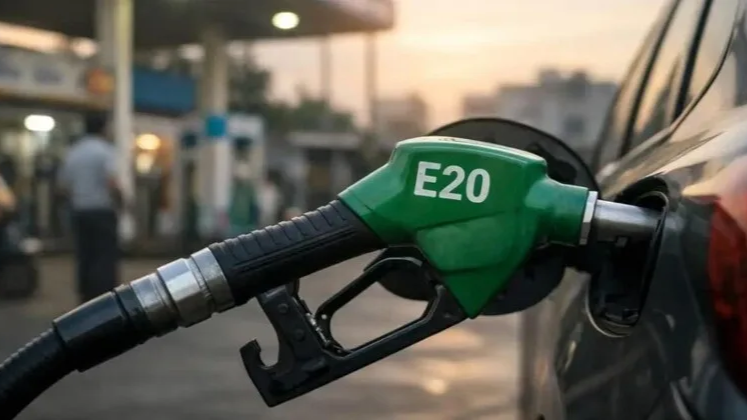 20% एथेनॉल मिश्रित पेट्रोल से गाड़ी के रबर पार्ट हो सकते हैं खराब, राज्यसभा में केंद्र सरकार ने माना