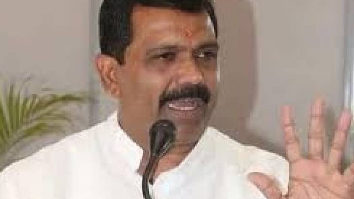 इंदौर: शहर कांग्रेस अध्यक्ष चिंटू चौकसे थाने में, बढ़ी हलचल