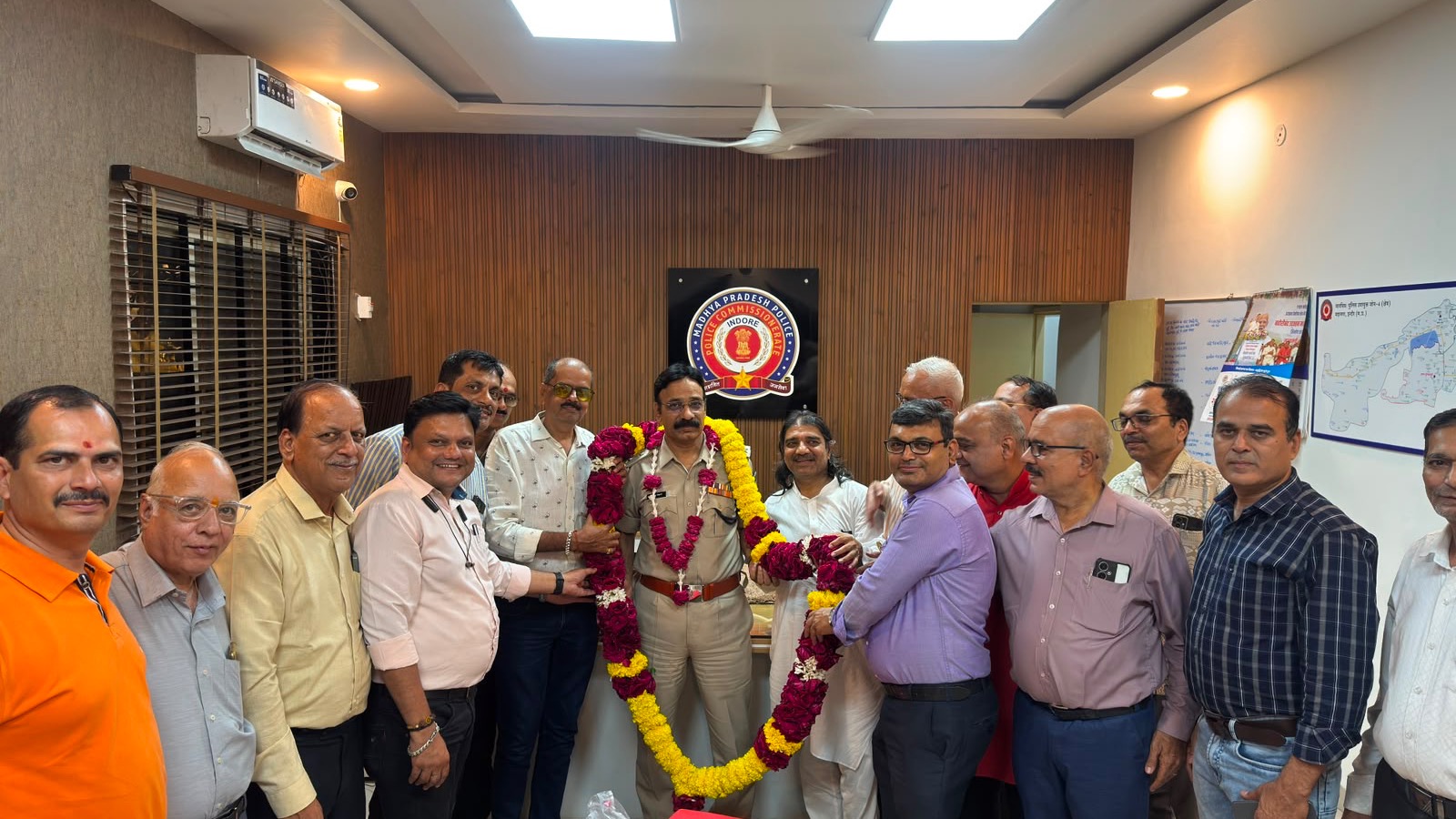इंदौर: नागर ब्राह्मण समाज ने DCP सुनील मेहता का किया सम्मान